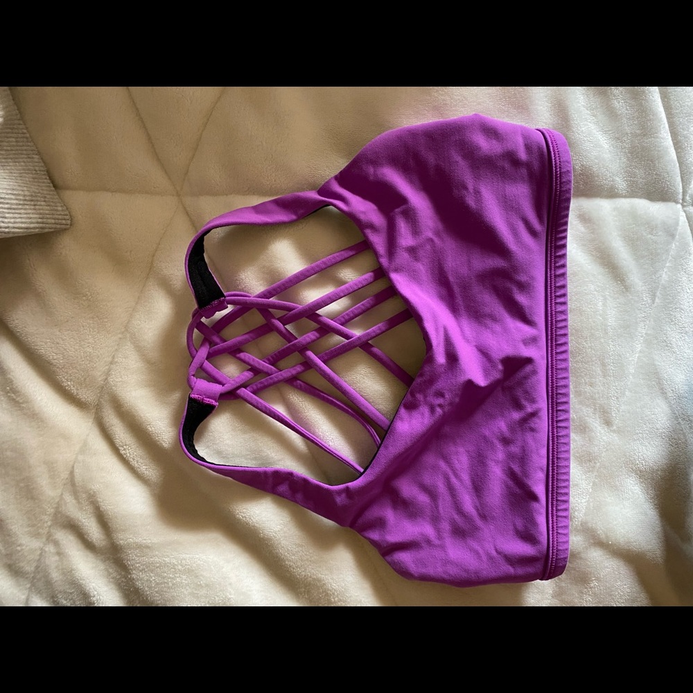 Lululemon sports bra